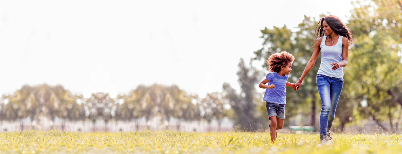bnr_qsg_gettingstarted Mother and child running together
